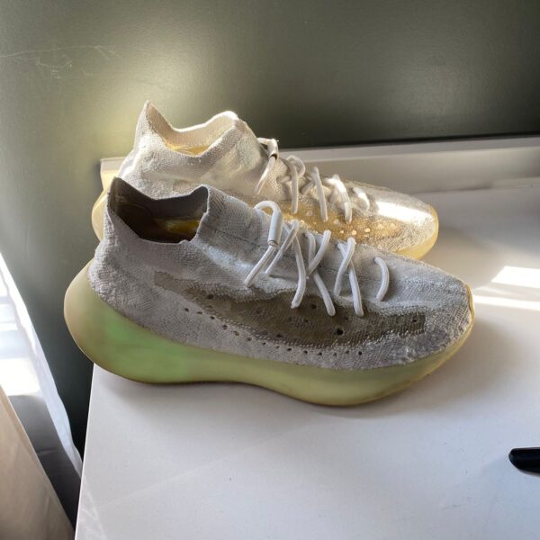 Adidas Yeezy Boost 380 Calcite Glow - Imagen 2