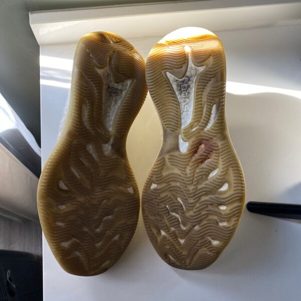 Adidas Yeezy Boost 380 Calcite Glow - Imagen 3